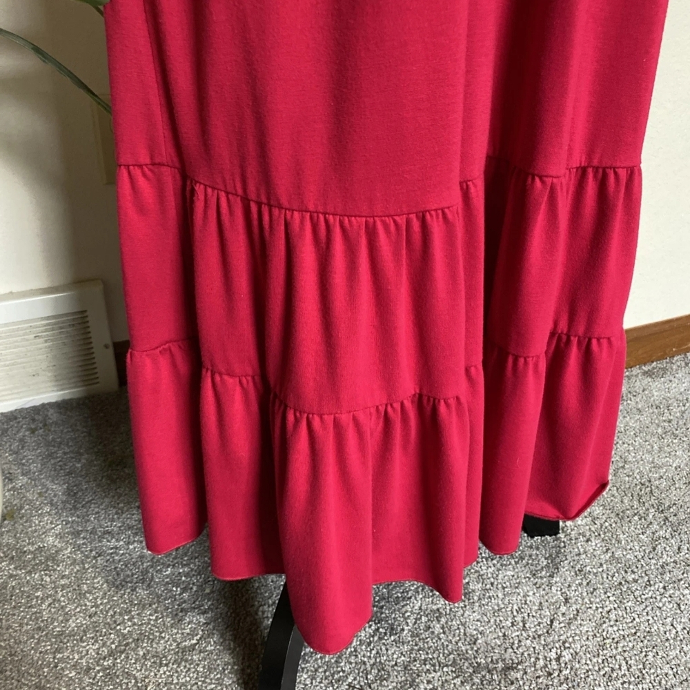 Elegant Red Maxi Dress - Picture 4 of 4